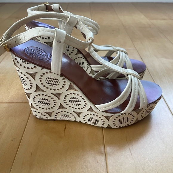 Tory Burch Ida Wedge Size 9 - Picture 5 of 9